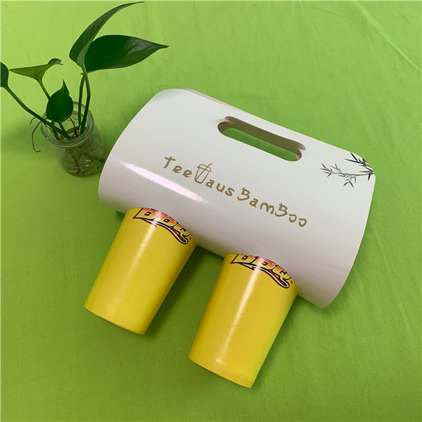 porta-copos de papel estão embalados e prontos para serem enviados